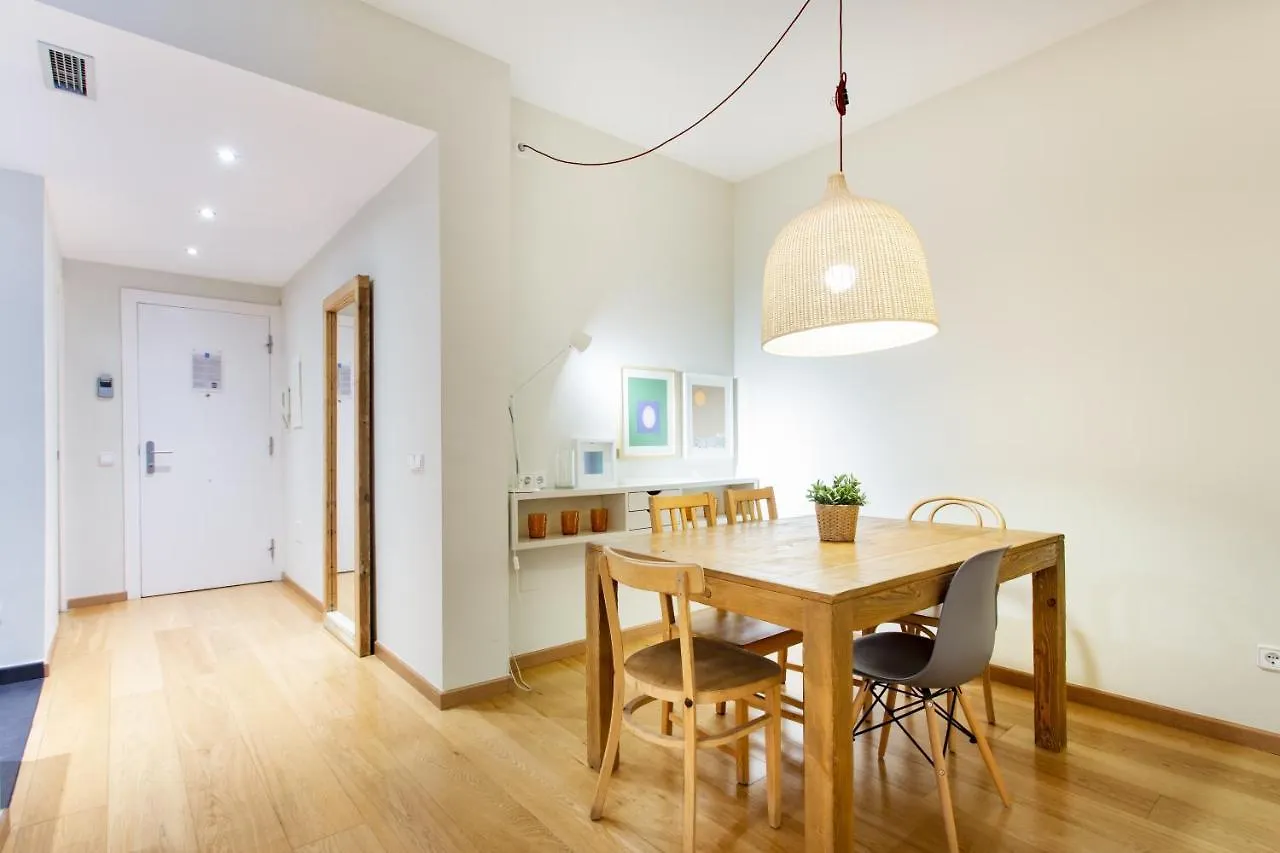 Friendly Rentals Gran Via Barcelona Lägenhet