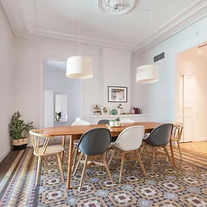6 En Modernista En El Corazon De Apartment